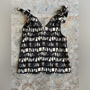 Silky shoulder tie tank